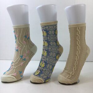 Womens Floral Patterned Crew Socks 3 Pack Fun Knitted Styles Beige Blue
